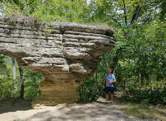arkansas/eureka-springs/landmark/pivot-rock-park