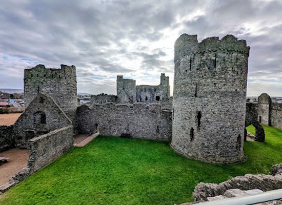 united-kingdom/west-glamorgan/attraction/castell-cydweli-kidwelly-castle-2