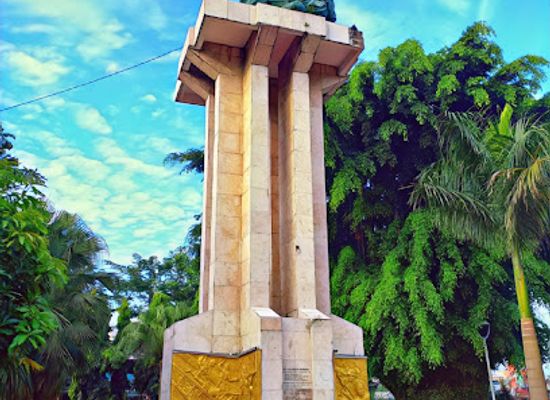 indonesia/surabaya/wonokromo/landmark/wira-surya-agung-monument