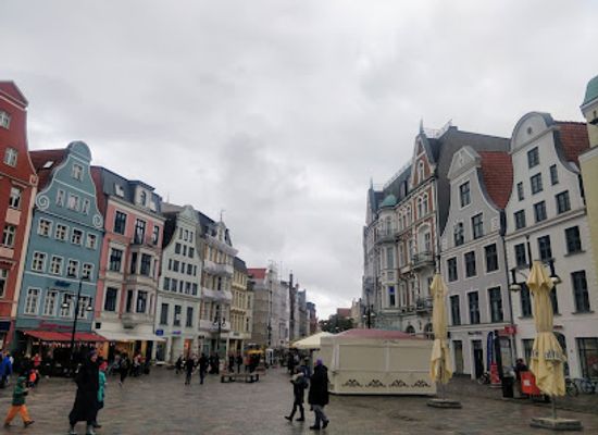 germany/mecklenburg/landmark/glockenspiel-im-funfgiebelhaus