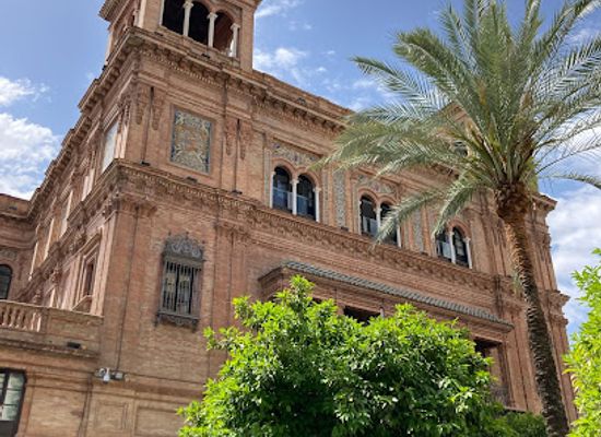 spain/seville/el-arenal/landmark/red-tree