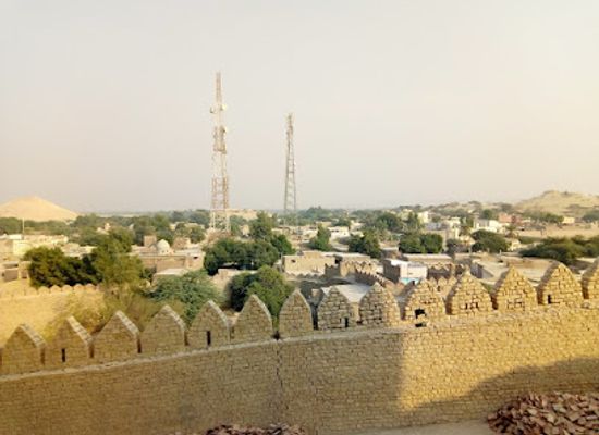 pakistan/lower-sindh/landmark/kot-diji-fort