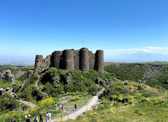 armenia/aragatsotn/landmark/amberd-fortress