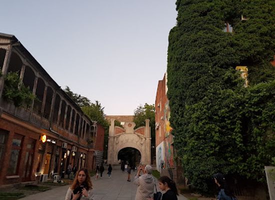 georgia/kutaisi/landmark/wall-of-love
