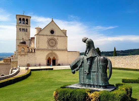 italy/assisi/landmark/assisi-walking-tour