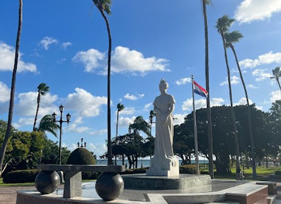 aruba/oranjestad/landmark/queen-wilhelmina-park
