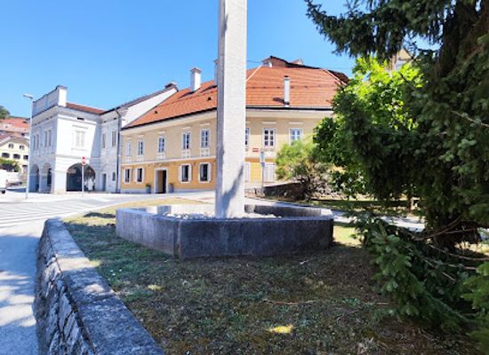 slovenia/southeast-slovenia/landmark/metlika-castle