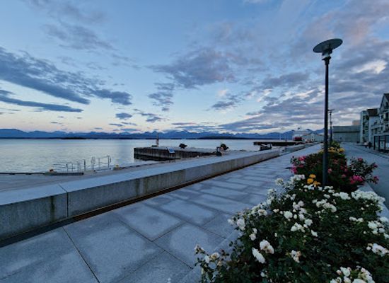 norway/molde/landmark/glass-resturant-bar
