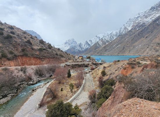 tajikistan/iskanderkul-lake/landmark/waterfall-of-the-fann-mountains
