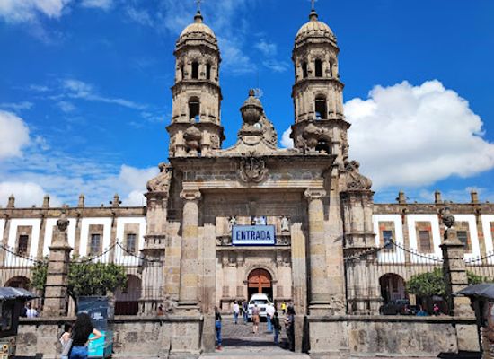 mexico/guadalajara/zapopan-centro/landmark/basilica-de-nuestra-senora-de-zapopan