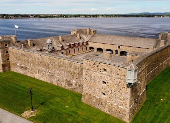 canada/monteregie/landmark/fort-chambly-national-historic-site