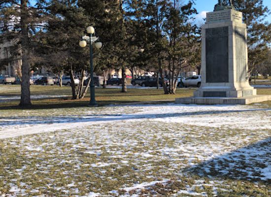 canada/winnipeg/osborne-village/landmark/next-of-kin-monument