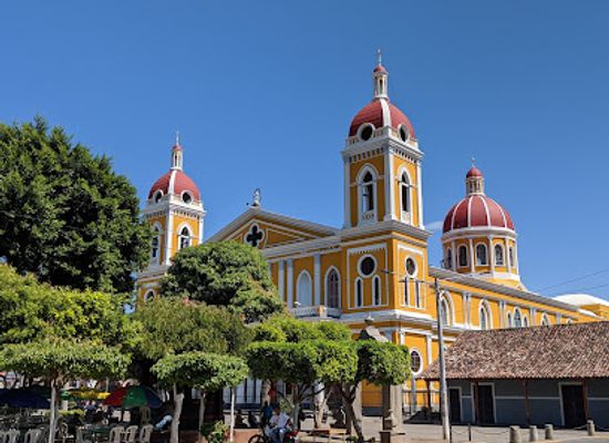 nicaragua/leonese-plains/landmark/parque-central-de-granada