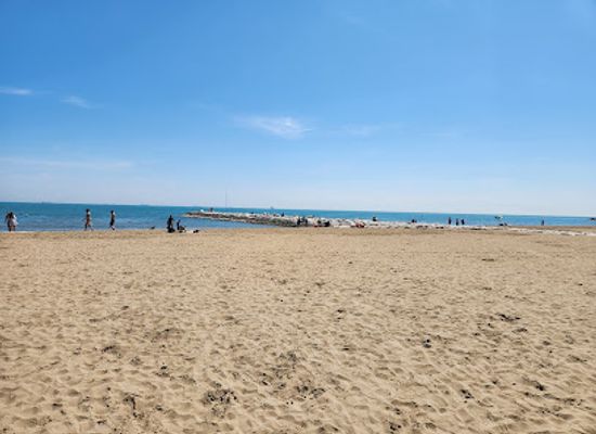 italy/veneto/landmark/lido-public-beach