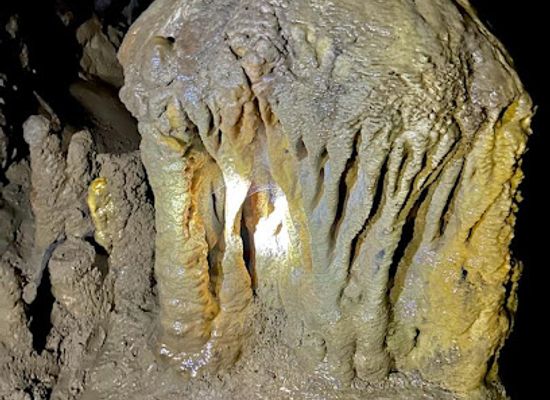 ecuador/tena/landmark/cavernas-del-toglo