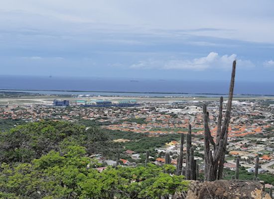 aruba/santa-cruz/landmark/hooiberg-lookout