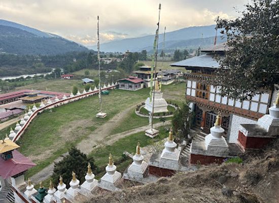 bhutan/bumthang-valley/landmark/kurjey-lhakhang