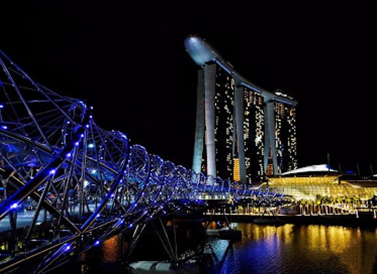 singapore/chinatown/landmark/helix-bridge