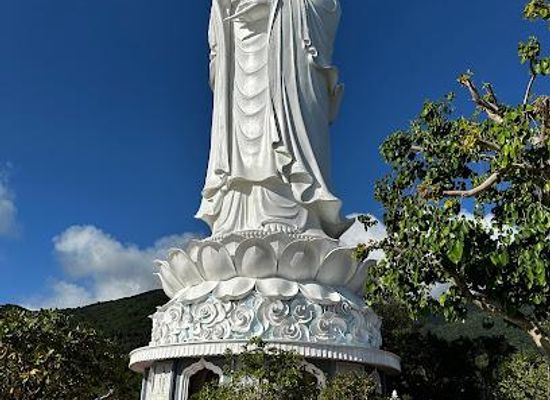 vietnam/da-nang/landmark/chua-linh-ung