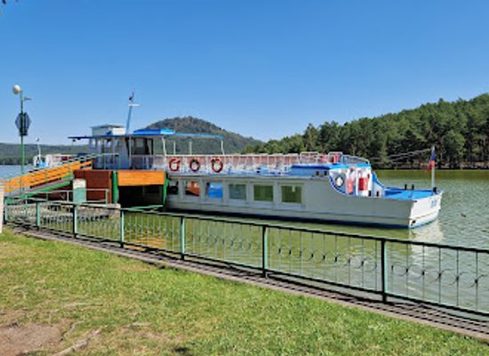 czechia/machovo-jezero/landmark/lake-macha-regatta