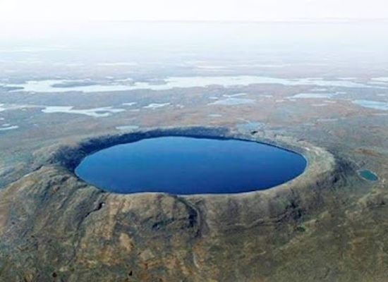 canada/nunavik/landmark/pingualuit-crater