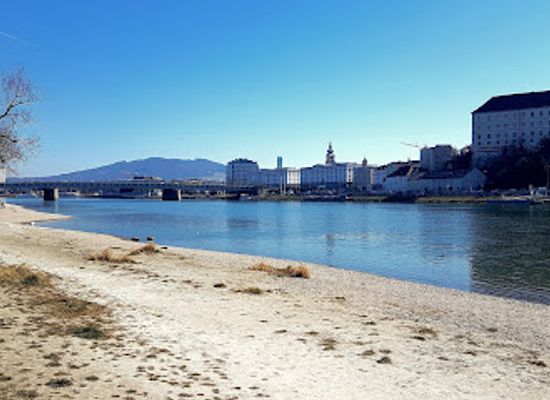 austria/linz/urfahr/landmark/donaustrand-alturfahr
