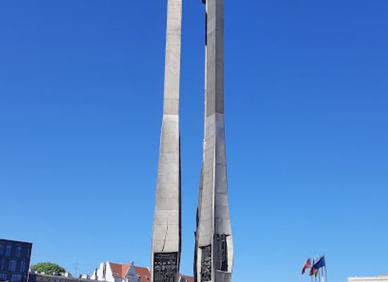 poland/sopot/landmark/monument-to-the-fallen-shipyard-workers-of-1970
