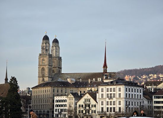 switzerland/zurich/landmark/viewpoint-kopf-hoch-zurichsee
