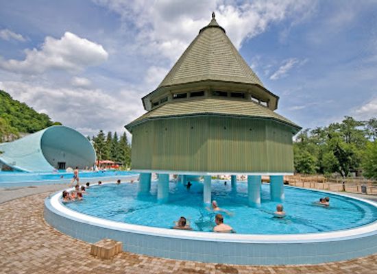 hungary/miskolc/landmark/miskolctapolca-cave-bath