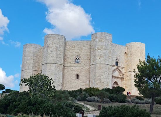italy/puglia/landmark/castel-del-monte