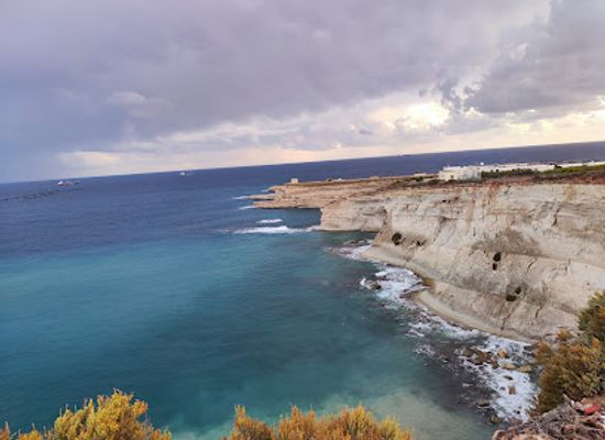 malta/marsaxlokk/landmark/il-hofra-l-kbira