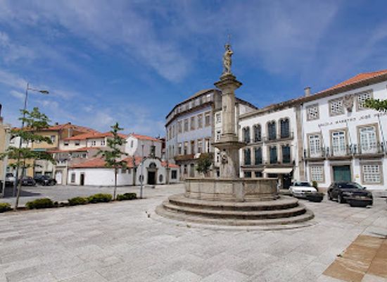 portugal/viana-do-castelo/landmark/chafariz-de-mercurio