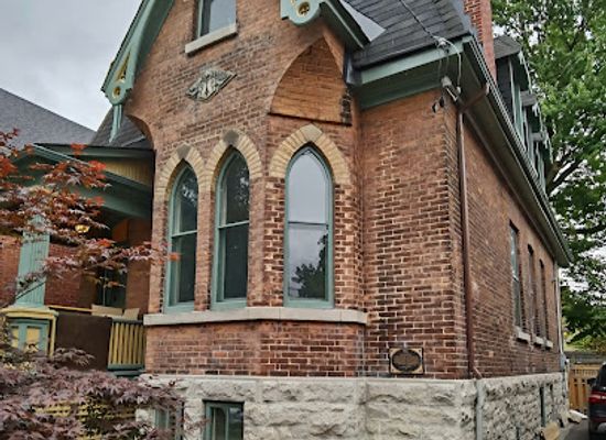 canada/ottawa-valley/landmark/white-house