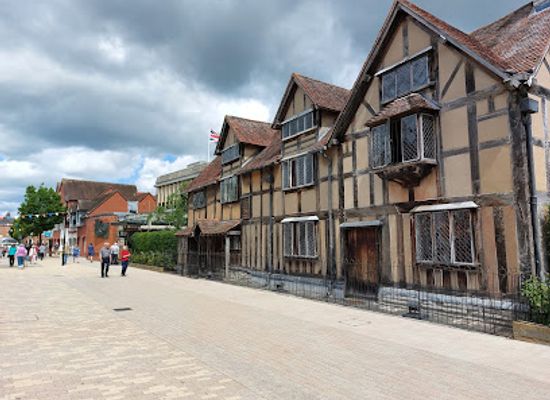united-kingdom/stratford-upon-avon/attraction/holy-trinity-church-2