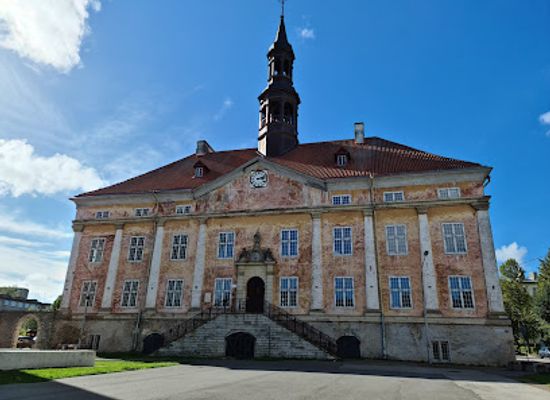 estonia/narva-castle/landmark/narva-town-hall