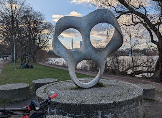germany/hamburg/altstadt/landmark/skulptur