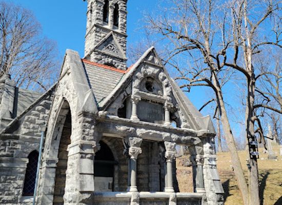new-york/syracuse/landmark/oakwood-cemetery