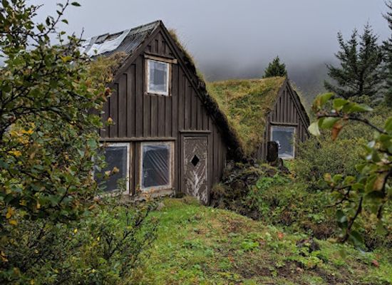 iceland/southern-region/landmark/laxabakki-turf-house