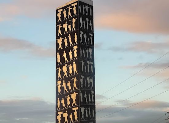 mozambique/maputo/landmark/mural-dos-combatentes