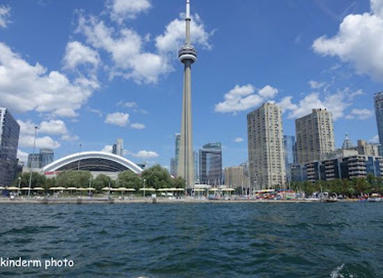 canada/central-canada/landmark/toronto-skyline-view