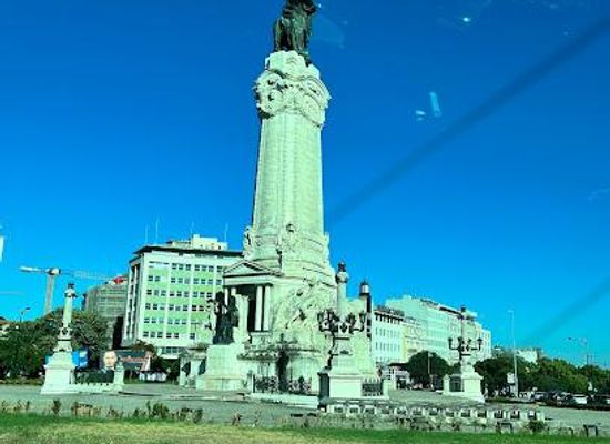 portugal/estremadura/landmark/praca-marques-de-pombal