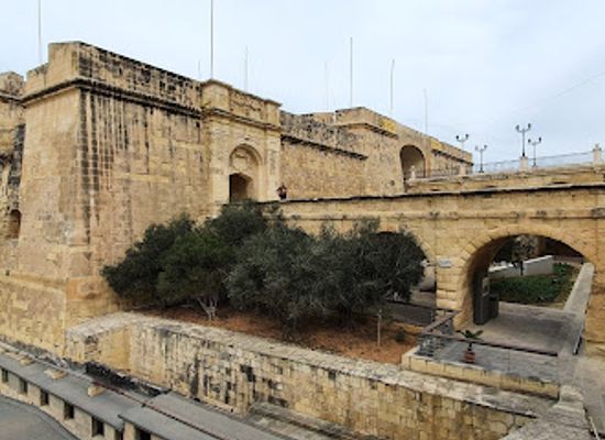 malta/cottonera/landmark/armoury-of-the-knights-of-malta