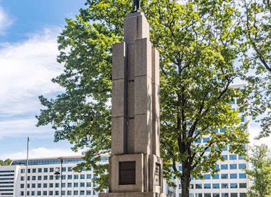 lithuania/kaunas/laisves-aleja/landmark/laisves-statula