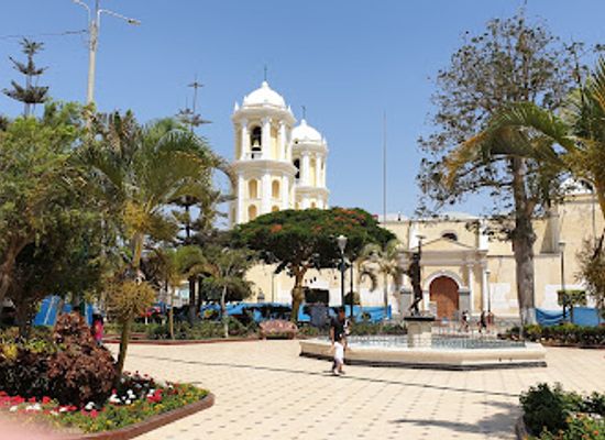 peru/lambayeque/landmark/plaza-de-armas-de-lambayeque
