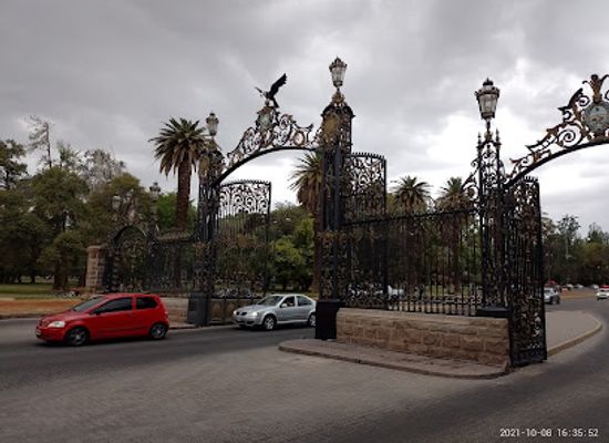 argentina/mendoza/landmark/portones-del-parque-general-san-martin