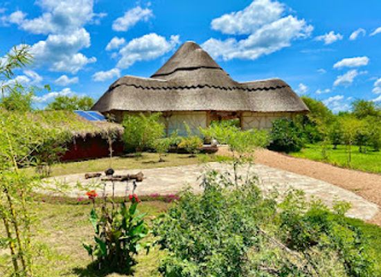 uganda/murchison-falls-national-park/landmark/murchison-falls-bamboo-village