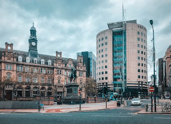 united-kingdom/leeds/landmark/statue-of-john-harrison