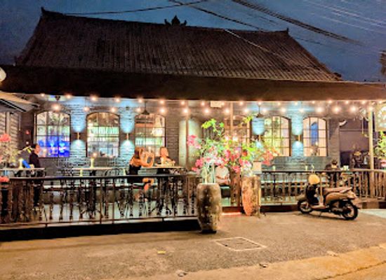 indonesia/bali/canggu/landmark/revolver-canggu