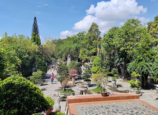 vietnam/nha-trang/nha-trang-cathedral/landmark/long-son-pagoda