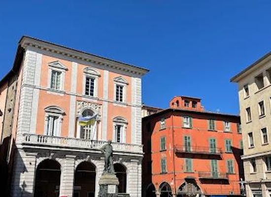 italy/pisa/landmark/piazza-garibaldi